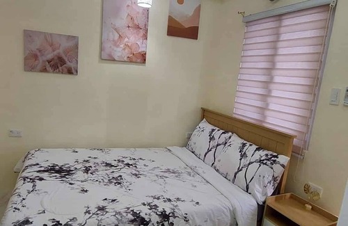 Compostela Cama Y Desayuno | Charming Room in Delightful Compostela with Free Breakfast & Outdoor Seating