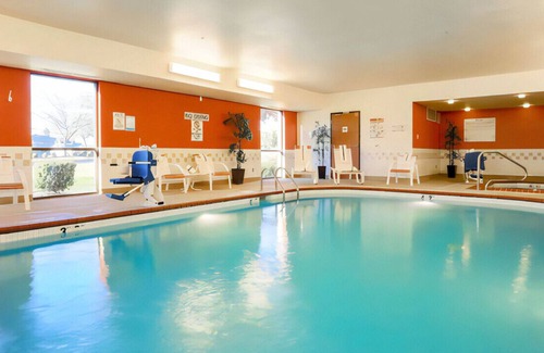 Beaumont Residential Casa | Charming Room w/ Irresistible Blend of Luxury!