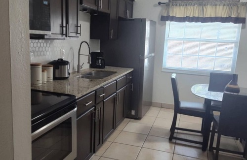 Port Tampa City Apartamento | Charming, rooming. Quiet, secure place,Close to water
