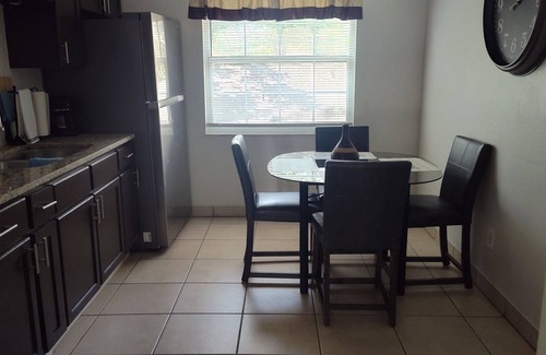 Port Tampa City Apartamento | Charming, rooming. Quiet, secure place,Close to water