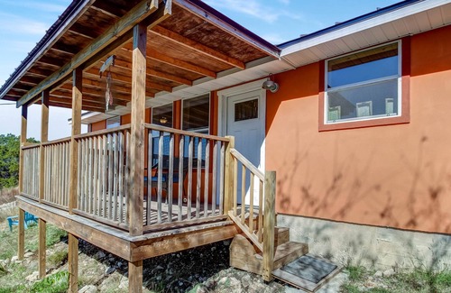 Fredericksburg Casa | ¡NUEVO LISTADO! Escapada rural con encanto / sombreado porche y vista maravillosa de Hill Country
