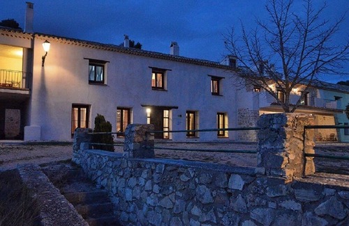 Valdetortola Casa | Casa rural con encanto con piscina para grupos en Cuenca