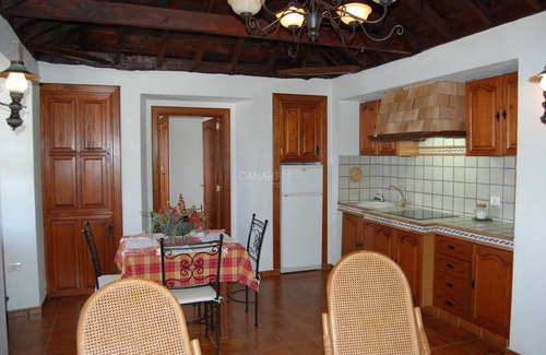 Brena Baja Apartamento | Casa Rural Lina Medina: Tradición y Confort con Piscina y Barbacoa en