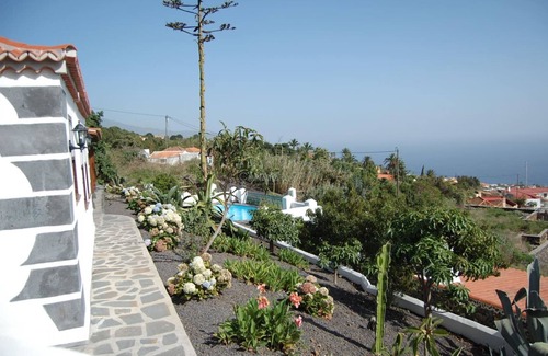 Brena Baja Apartamento | Casa Rural Lina Medina: Tradición y Confort con Piscina y Barbacoa en