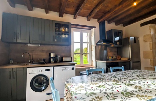 Belabre Cabaña | Casa de campo con piscina en Bélâbre, Berry-Poitou