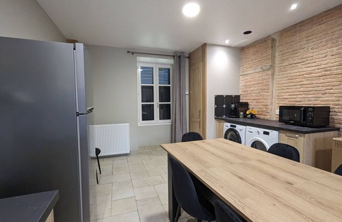 Tilly Cabaña | Casa rural renovada con piscina, jardín, y bicicletas en Berry, ideal para familias y amantes de la naturaleza