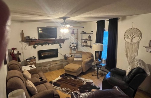 Stokes Casa | Charming & rustic 4-bedroom house minutes from Hanging Rock State Park