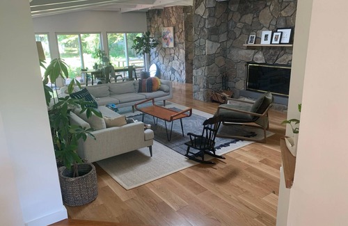 Putnam Valley Casa | Charming rustic and chic lake-front 3-bedroom house in serene Putnam Valley