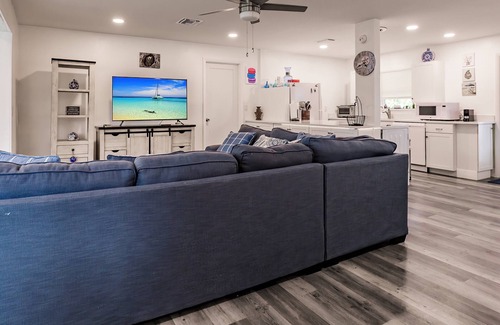 Sanibel Casa | Charming Sanibel home - 2 BR, 2 BTH with Pool, WiFi, Family friendly home