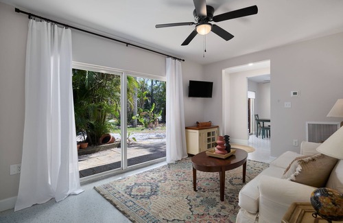 Sanibel Casa | Charming Sanibel Retreat 2BR, Pet Friendly
