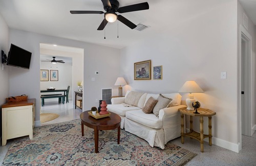 Sanibel Casa | Charming Sanibel Retreat 2BR, Pet Friendly