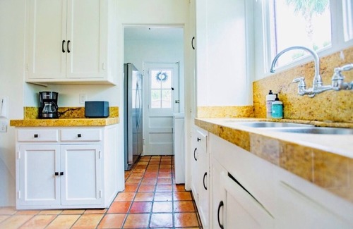 Westside Cabaña | Charming Santa Barbara Cottage