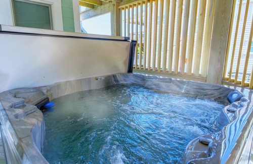 Nags Head Casa | Reduced Aug 18-19, Pool, 173 Steps to Beach, Decks Fully Loaded, Arcade