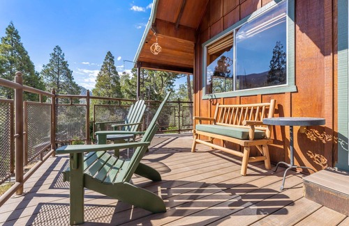 Posey Cabina | Charming Sequoia National Forest Cabin with Breathtaking Views