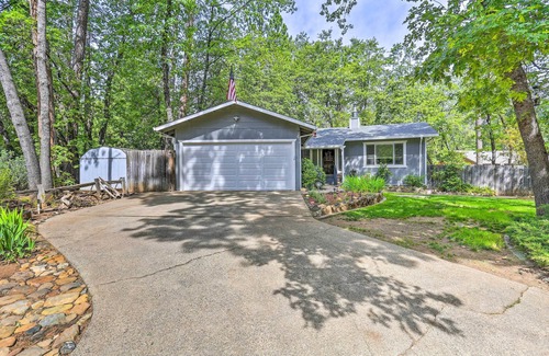 Lakehead-Lakeshore Cabaña | Charming Shasta Lake Retreat: Boat, Hike & Fish!
