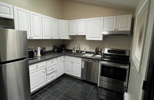 Hawley Casa | Charming short-term rental for a getaway in Hamlock Farms, PA.
