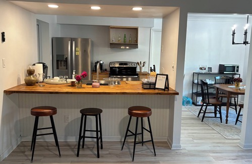 Virginia Beach Casa | Charming Spacious 4-bedroom house with WiFi and AC in beautiful Virginia Beach