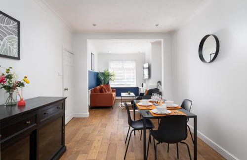 Northampton Apartamento | Charming & Spacious 2 BR Home