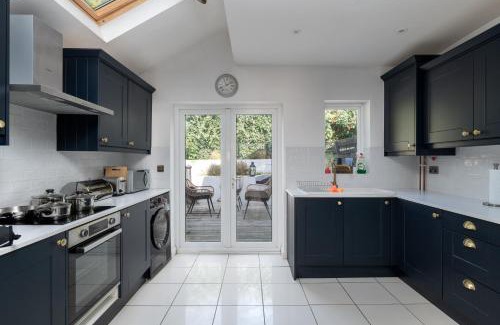 Northampton Apartamento | Charming & Spacious 2 BR Home