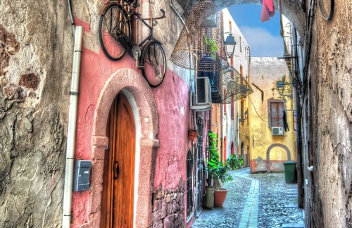 Bosa Historic Centre Casa | Charming, spacious 3-bedroom townhouse