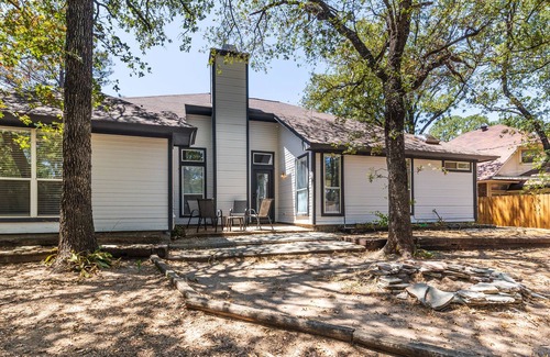 Azle Casa | Charming & Spacious - 3RB Home!