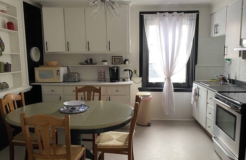 Terrebonne Apartamento | Charming,Spacious Apartment in the Heart of the Historic City of Old Terrebonne