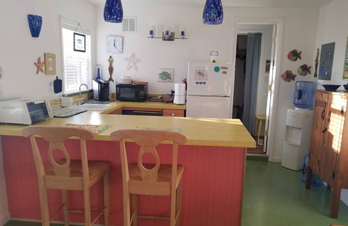 Nags Head Apartamento | Charming Spacious Bungalow. Close to Beach. Clean. Lots of thoughtful extras!