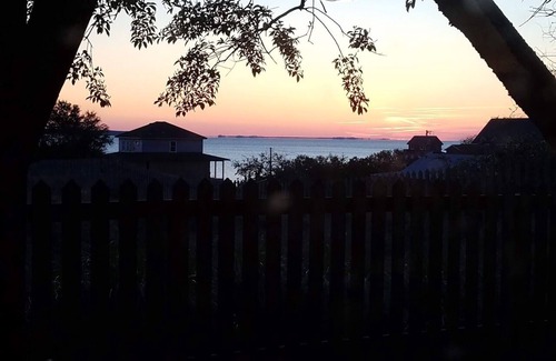Nags Head Apartamento | Charming Spacious Bungalow. Close to Beach. Clean. Lots of thoughtful extras!