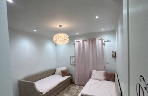 Sarcelles Casa | Charming Spacious House & Garden Ideal for Relaxing Stays CDG& Paris