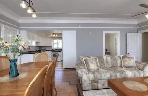 Upper East Casa | Cozy Hideaway w/ Hot Tub & Patio Near Santa Barbara Downtown!