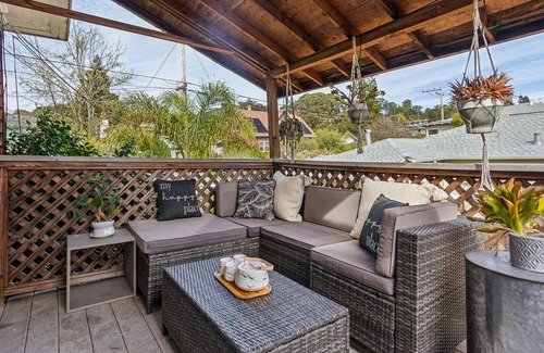 San Rafael Casa | Charming Spacious Victorian Garden Oasis in the heart of Marin, Gate, Deck, BBQ