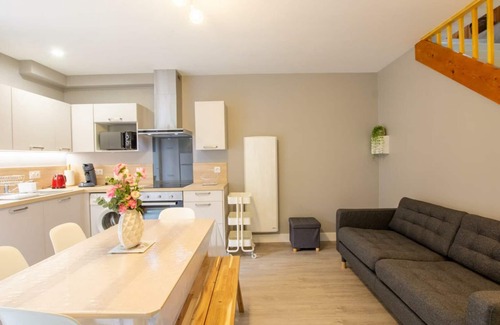 Calviac-en-Perigord Cabaña | Casa rural de piedra renovada cerca de Sarlat con jardín, terraza y actividades para niños