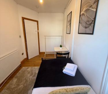 Ealing Casa | Charming Stay House