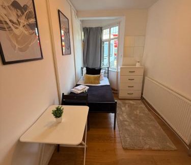 Ealing Casa | Charming Stay House