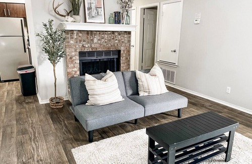 South Side Apartamento | Charming Stay w/ Pool and Dedicated Workspace