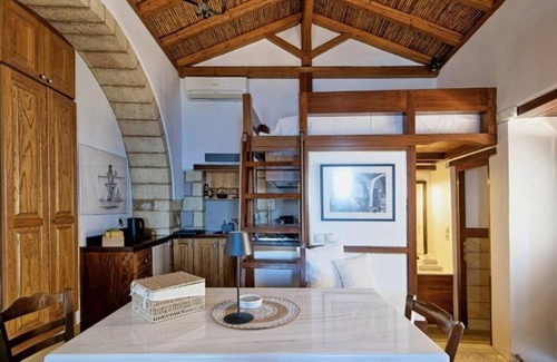 Monemvasia Apartamento | Charming Stay with Stunning Views -PETRA– MonoLithos Inn