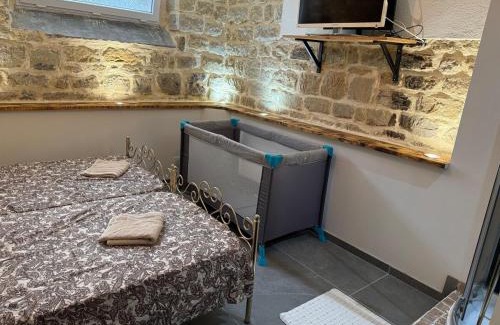 Golbey Apartamento | Charming stone apartment
