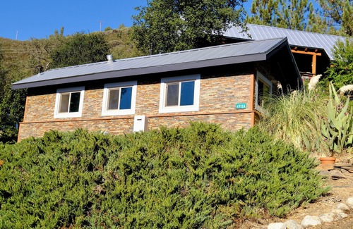 Midpines Cabina | Charming stone clad cabin with views off Highway 140 towards Yosemite