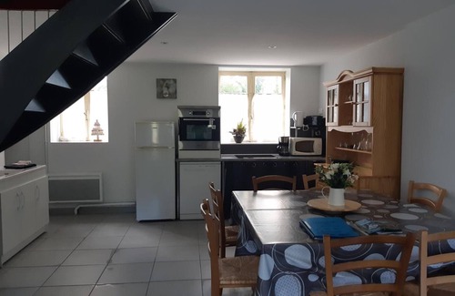 Lavoine Cabaña | Casa rural tradicional, ideal para senderismo, cerca de Vichy, con chimenea y jardín, ¡se admiten mascotas!