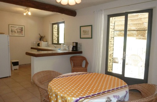 Gordes Casa | acogedora cabaña de piedra en Gordes, Luberon. Piscina compartida 2 casas 10x5m
