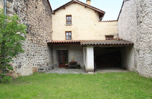 Ceaux-d'Allegre Cabaña | Casa rural con terraza cubierta y terreno cerca de Allègre
