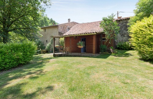 Fondamente Cabaña | Charming Stone House on the banks of the La Sorgues River