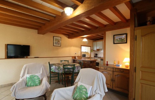Jobourg Cabaña | Acogedora casa de piedra con jardín y wifi, cerca del mar
