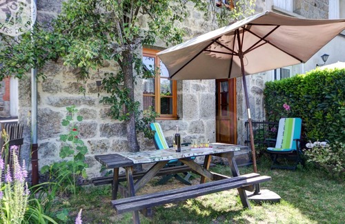 Estivareilles Cabaña | Casa rural restaurada con jardín privado y cerca de zonas de baño