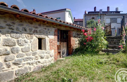 Estivareilles Cabaña | Casa rural restaurada con jardín privado y cerca de zonas de baño