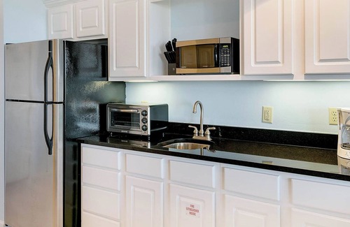 Rosemary Beach Condominio | Charming Studio for 2 - Pool Views - Next Door to Alys!