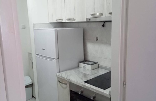 Novi Pazar Apartamento | Charming Studio Apartment in Novi Pazar With City & Mountain Views