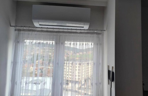 Novi Pazar Apartamento | Charming Studio Apartment in Novi Pazar With City & Mountain Views