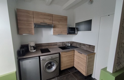 Le Vieil-Bauge Apartamento | Charming studio at the foot of the twisted bell tower