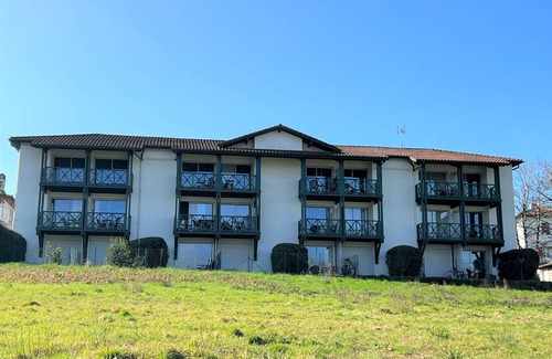 Cambo-les-Bains Apartamento | Estudio acogedor con terraza y parking en el centro de Cambo-les-Bains, cerca de los termales, 2 pers.